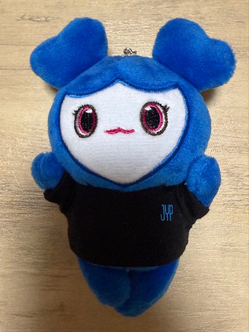 TWICE ツウィ ツブリー TZUVELY ぬいぐるみチャーム - メルカリ